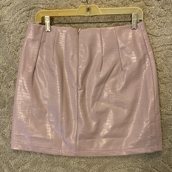 Women’s Pleather Pencil Skirt - Picture 3 of 5
